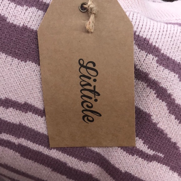 Listicle Sweater size Small - Picture 2 of 3